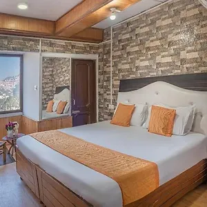 *** Hotel Oak View India